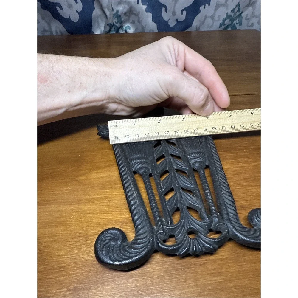 Vtg VM Tassel & Broom  Pennsylvania Dutch Style Cast Iron Trivet 8 5/8